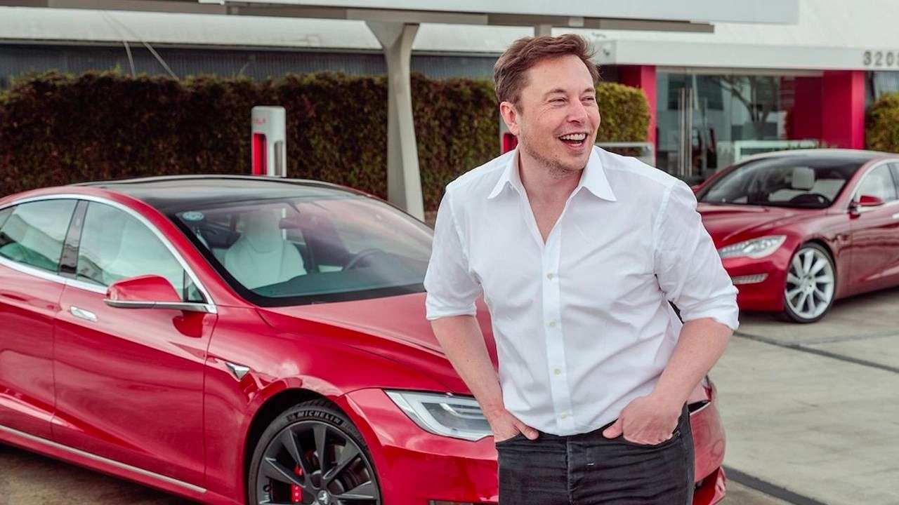 Musk’ın keyfi yerinde: Tesla, EV’nin en büyük sorununu çözdü!