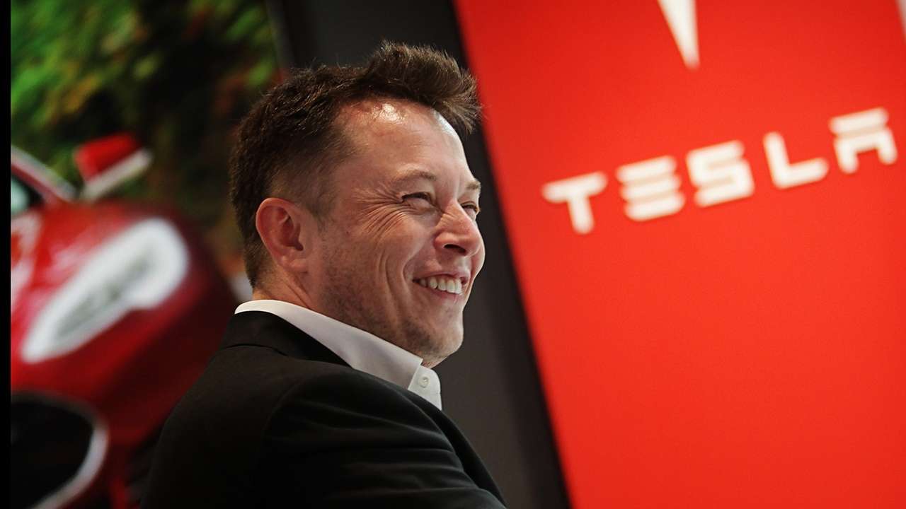 Elon Musk, Tesla çalışanlarını kovmakla tehdit etti