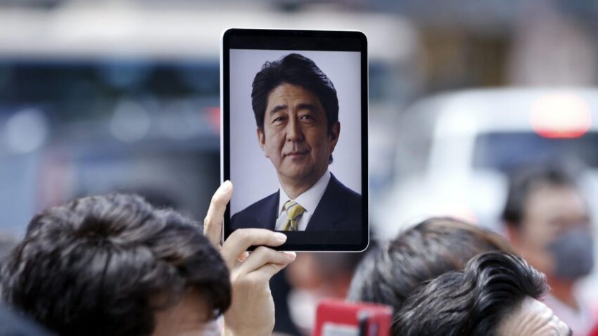 Eski Japonya Başbakanı suikastında ortalık karıştı: Gözler Kojima Productions’ta!