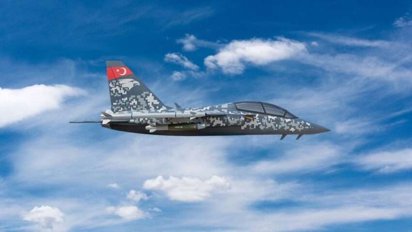 Türkiye’nin ilk jet motorlu savaş uçağı hangardan çıktı!
