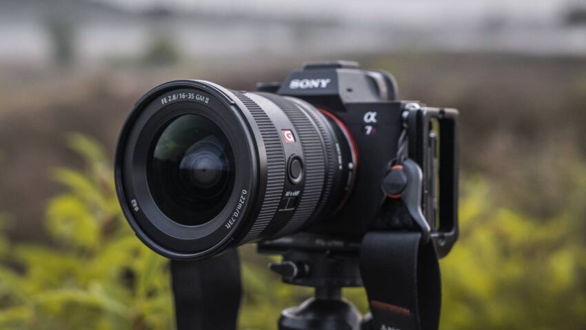 Dünyanın en küçük ve hafif geniş açılı zoom lensi: G-Master SEL FE 16 -35MM F/2.8 GM II