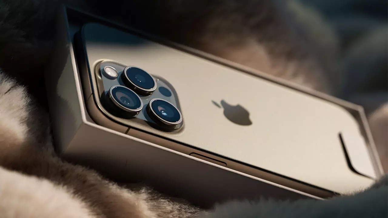 iPhone 15'in hoparlörlerinden cızırtı mı geliyor?