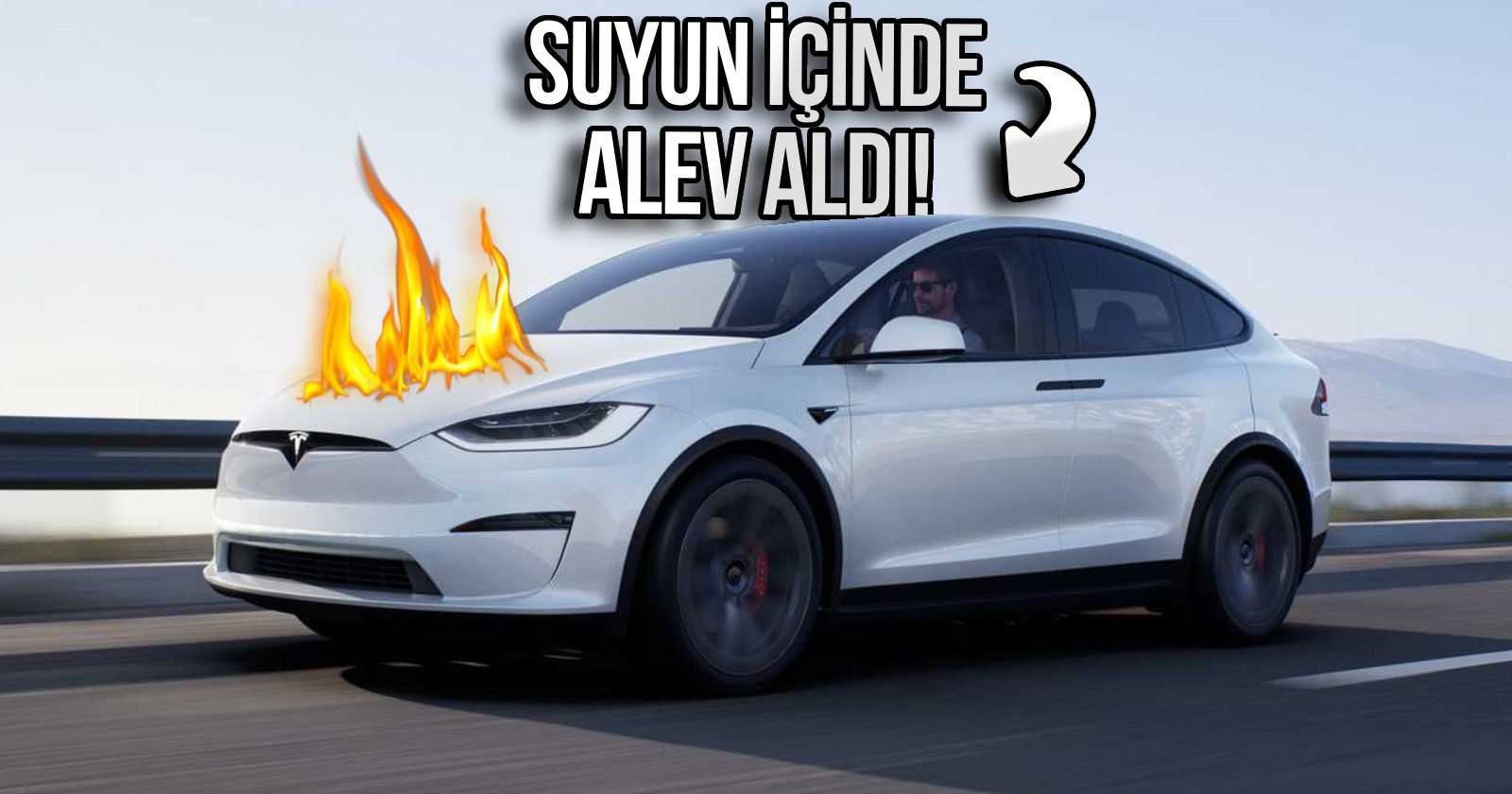 Çok konuşuldu: Tesla, suyun altındayken yanmaya başladı! (Video)