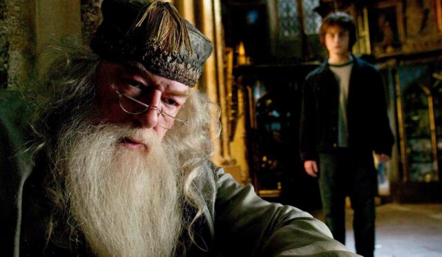 harry-potter-hayranlarina-mujde-yeni-dumbledore-belli-oldu-21529