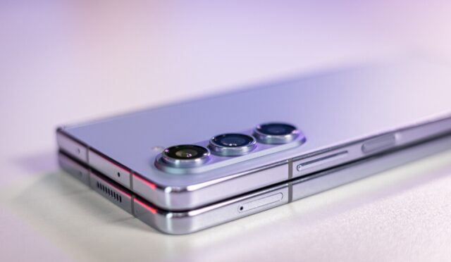 samsung8217un-yeni-amiral-gemisi-katlanabilir-telefonu-sizdi-61933