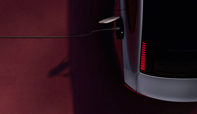 volvo-es90-yeni-teknoloji-ile-700km-menzil-sunabilir-26483