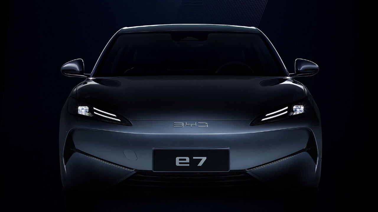 BYD, yeni elektrikli sedanı e7’yi görücüye çıkardı!