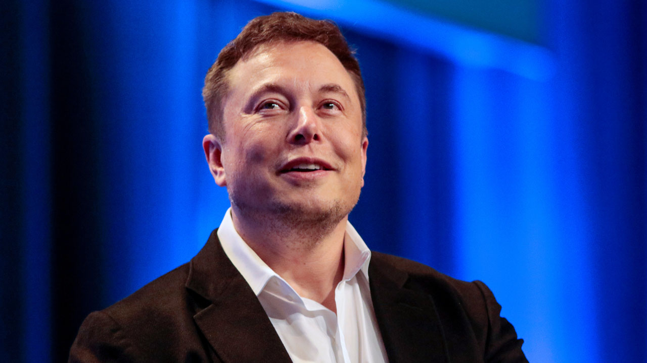 Elon Musk durmak bilmiyor: 14. çocuğunu kucağına aldı!