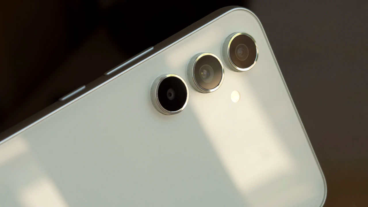 Orta seviyeye yapay zeka dopingi! Galaxy A56 tanıtıldı