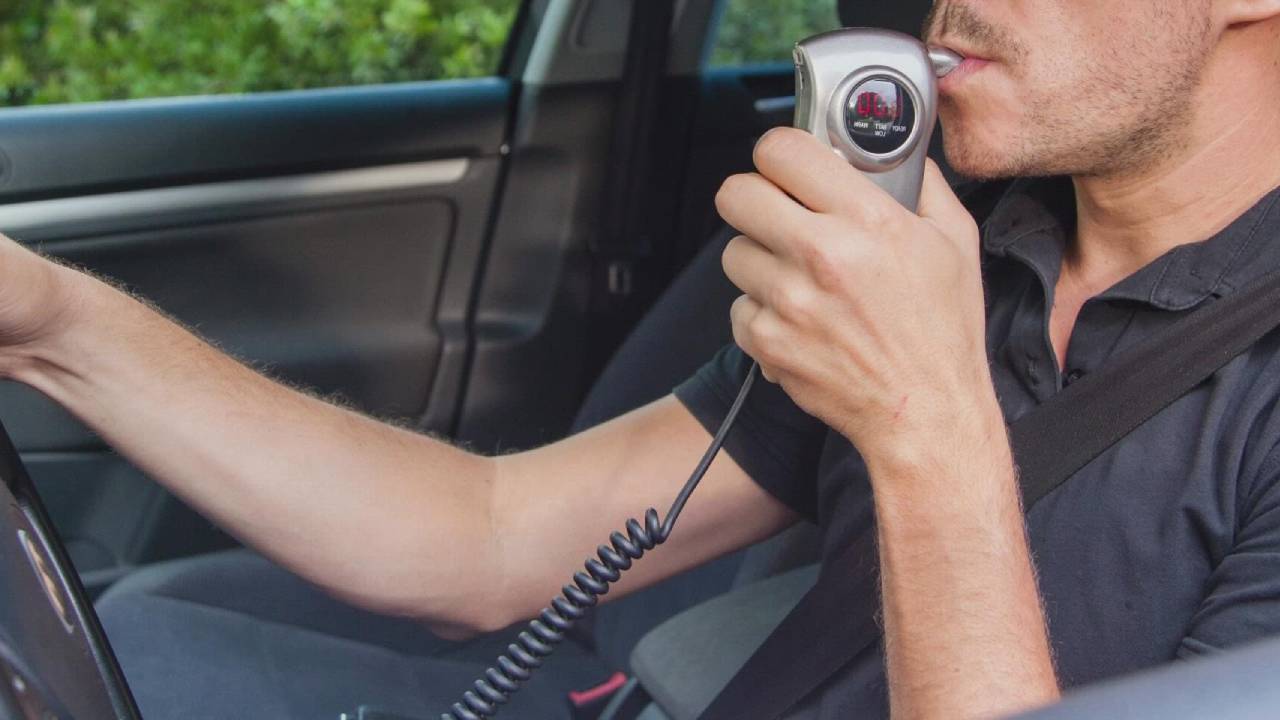 Resmi Gazete’de yayınlandı: Sıfır araçlara alkol testiyle çalışma zorunluğu geldi!