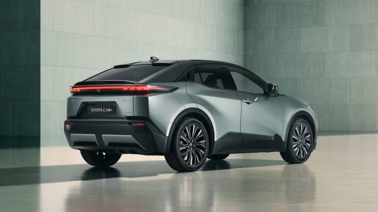 Toyota, tamamen elektrikli C-HR+ modelini tanıttı:600 km menzil, 343 HP güç