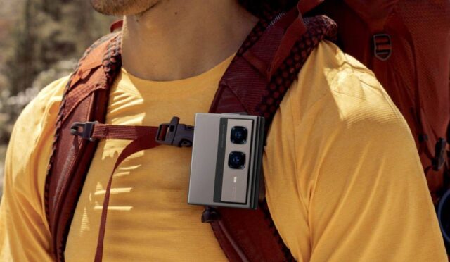 uce-katlanan-akilli-telefon-tanitildi-71844