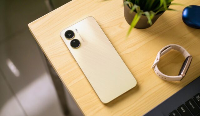 vivodan-yeni-fiyat-performans-telefonu-tasarimi-belli-oldu-31634