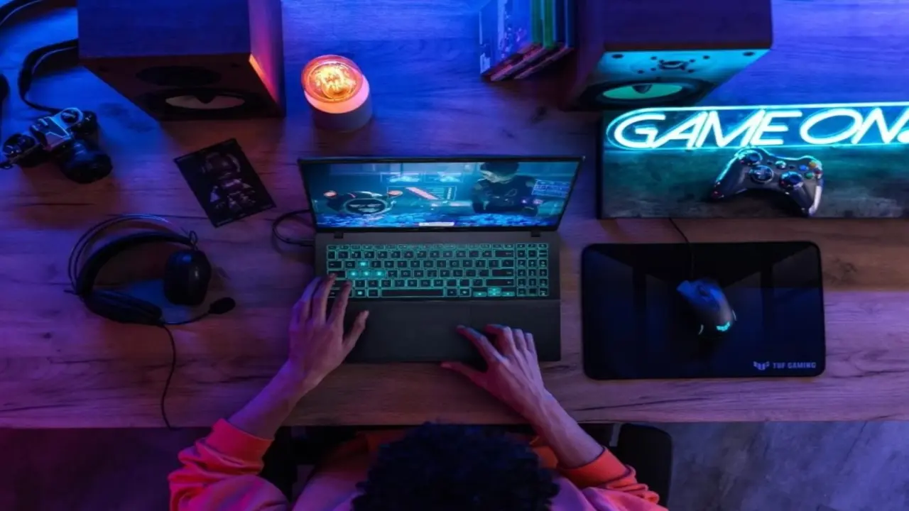 ASUS, V16 dizüstü bilgisayarını tanıttı! İşte özellikleri 2 ASUS, V16 dizüstü bilgisayarını duyurdu.